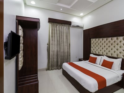 Oyo 151 Al Ameria Hotel Suites