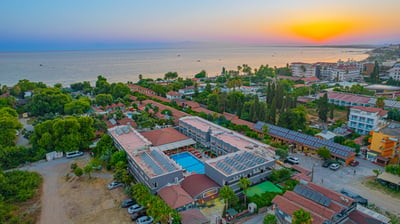 Sayanora Hotel