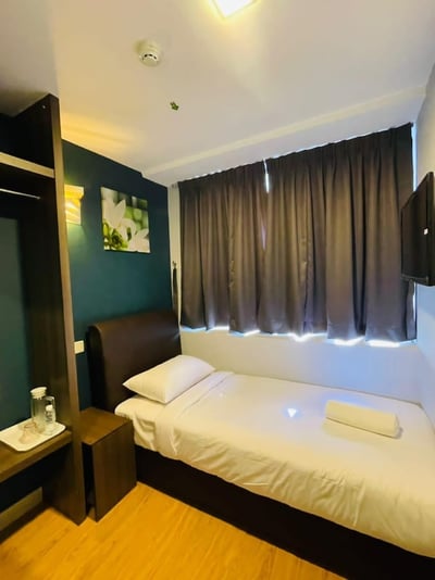 Oyo 90829 Bergamo Hotel