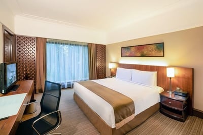 Glenmarie Hotel And Golf Resort