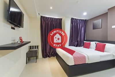 Super Oyo 326 Tc Hotel