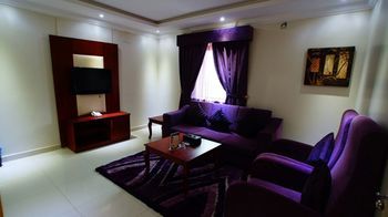 Al Muhaidb Al Diwan Al Olaya