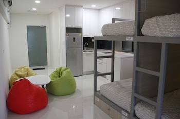 Summer Suites Express Hostel