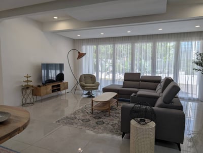 Luxury Tropical Bungalow In Damansara Golden Core(no Front Desk Contact The 5 Days In Advance)