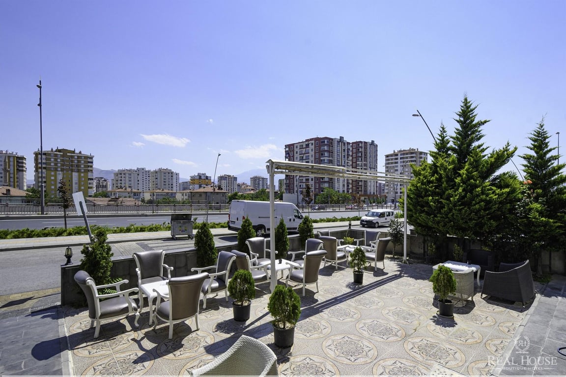 Real House Boutique Hotel