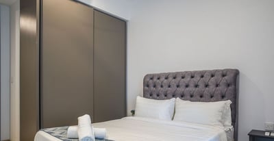 Eaton Residence Klcc By Royal(no Front Desk Contact The 5 Days In Advance)