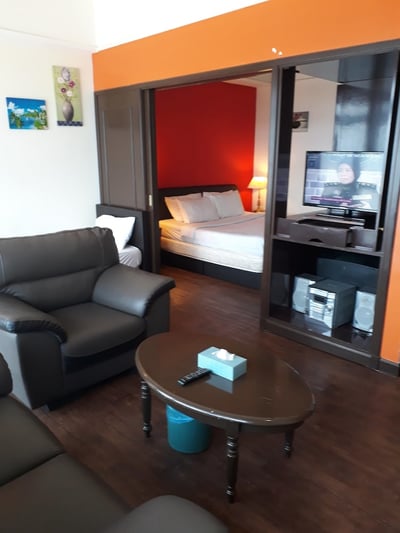 Falcon Apartment At Times Square(no Front Desk Please Contact The Property 5 Days In Advance)