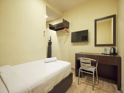 Senja Hostel Chinatown (also Known As Oyo 90970 Senja Hostel Chinatown)