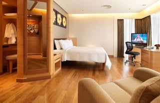 Gardens Hotel &amp; Residences St Giles Grand Hotel