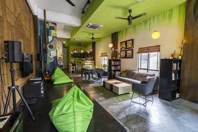 Pods The Backpackers Home And Cafe Kuala Lumpur