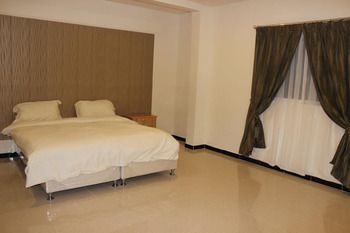 Al Amoria Furnished Apartments 3
