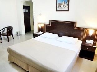 Dolphin Hotel