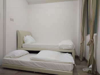 Suria Next To Desa Parkcity (no Front Desk Please Contact The Property 5 Days Before Your Arrival)