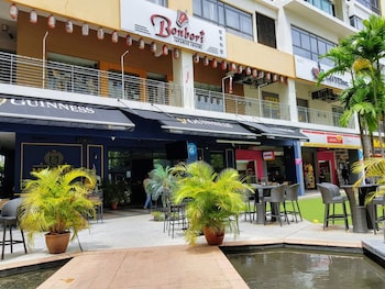 Setiawalk By Tl(25 Km Away From Kuala Lumpur) (no Front Desk Please Contact The Property 5 Days Before Arrival)