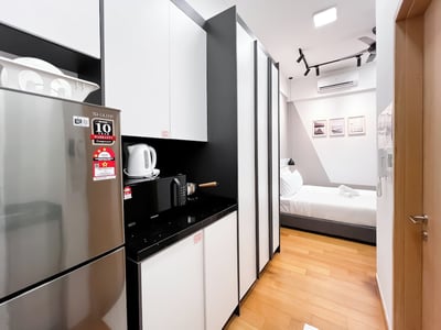 The Luxe By Manhattan Group