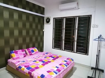 Kepong Spacious Vacation House (no Front Desk Please Contact The Property 5 Days Before Your Arrival)