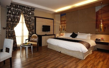 Grand Plaza Hotel