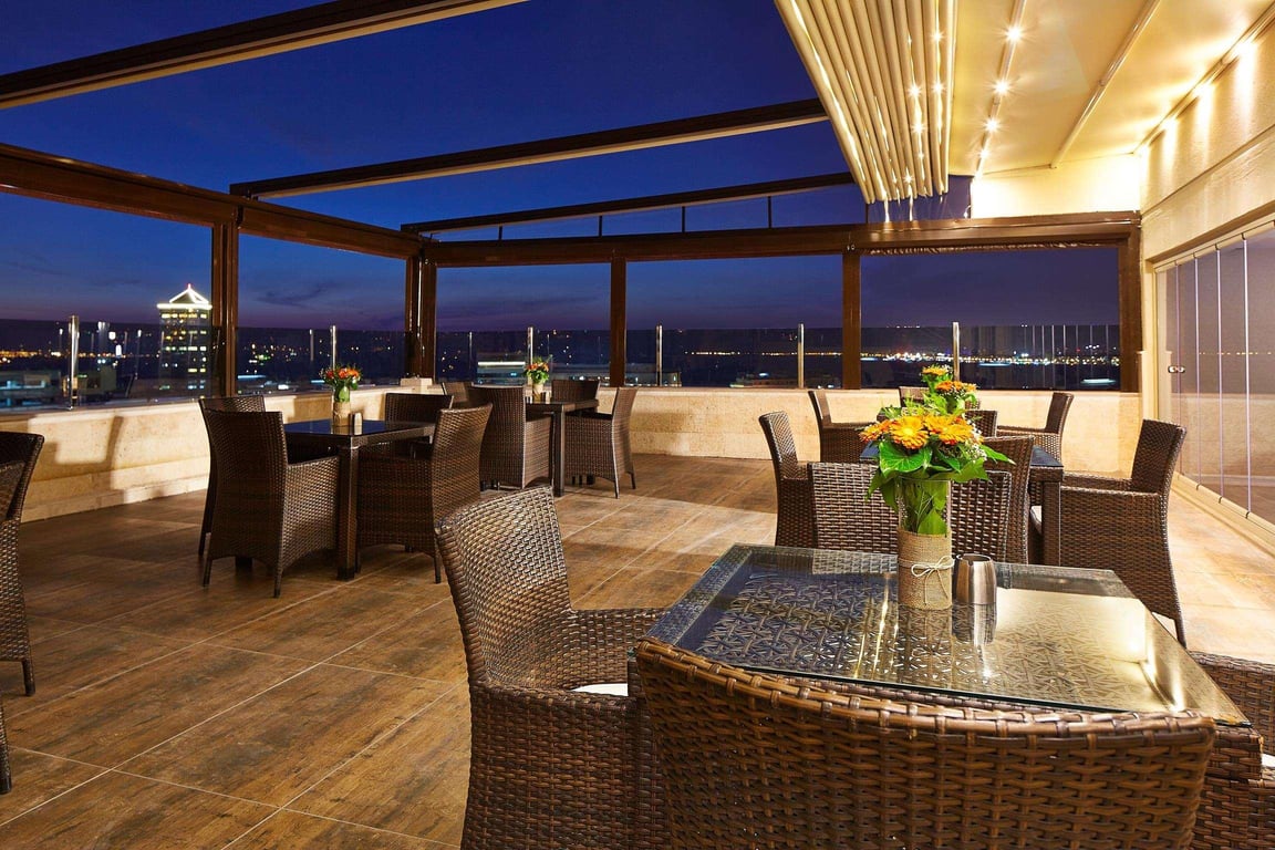 DoubleTree By Hilton Izmir Alsancak