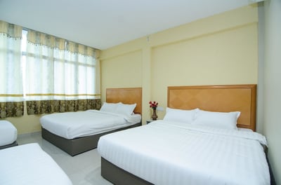 Raja Bot Hotel