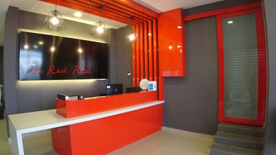 The Red Hotel(33 Km Away From Kuala Lumpur)
