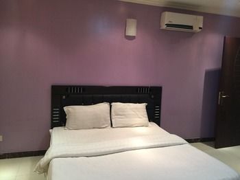 Al Raha Garden Furnished Apartments 3