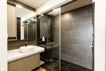 Luxurious Studio Suites At Tun Razak (no Front Desk Please Contact The Property 5 Days Before Your Arrival)