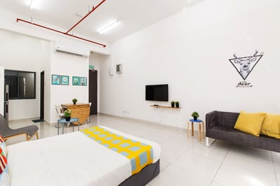 Oyo 591 Home 3 Towers Studio Near Troika Sky Dining (no Front Desk Need To Contact Property 5 Days In Advance)