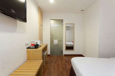 Zen Rooms Opposite Ymca (no Front Desk Need To Contact Property 5 Days In Advance)