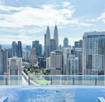 Grand Suite At The Luxe Infinitum Klcc(no Front Desk Contact The 5 Days In Advance)
