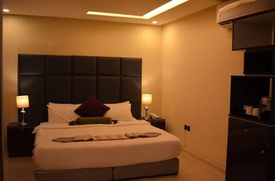 Noah Hotel