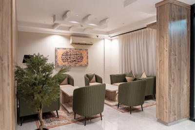 Shqq Saht Albndqyt Llshqq Almkhdwmt(no Front Desk Contact The 5 Days In Advance)