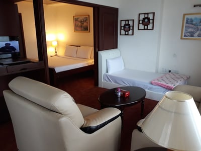 Holiday Suite At Times Square Kl(no Front Desk Contact The 5 Days In Advance)