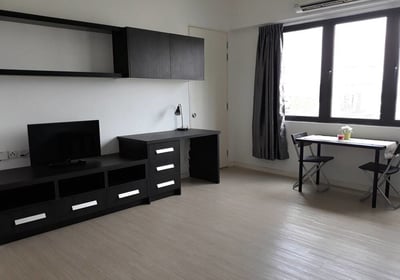 Studio Suite At The Grand Sofo (no Front Desk Need To Contact Property 5 Days In Advance)