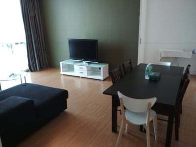 Queens Service Suite At Swiss Garden Residences(no Front Desk Please Contact The Property 5 Days In Advance)