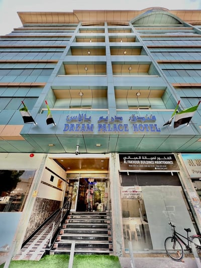 Oyo Dream Palace Hotel