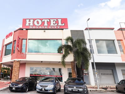 Oyo 89665 Royale City Hotel