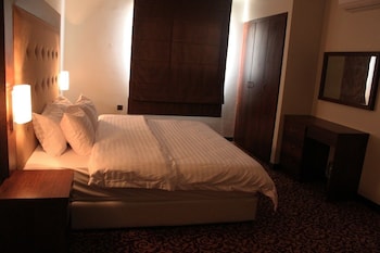 Dome Suites Al Mursalat