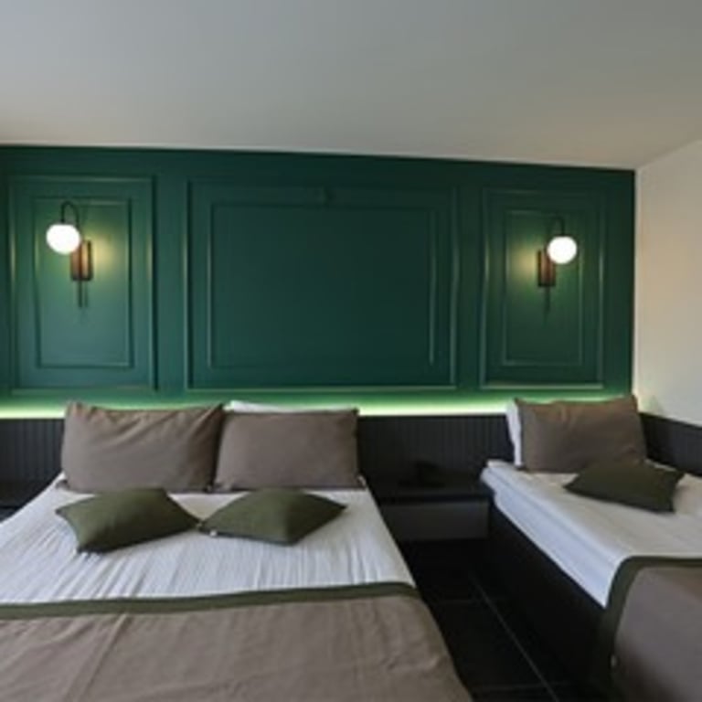 Ren Business Hotel
