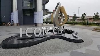 Icon Residenz (no Front Desk Need To Contact Property 5 Days In Advance)