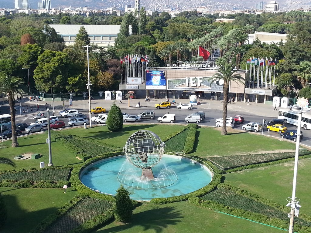 Walk In Hotel&Residence
