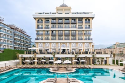 Serenity Queen Hotel