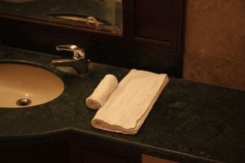 Rainbow Suites At Times Square (no Front Desk Need To Contact Property 5 Days In Advance)