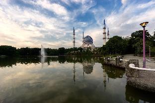 Fumah Hotel Shah Alam(22km Away From Kuala Lumpur)