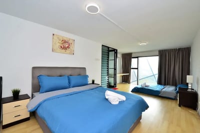 Empire D1713 By Sync(no Front Desk Contact The 5 Days In Advance)
