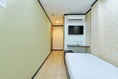Oyo 91009 One Enigma Hotel
