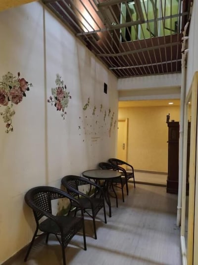 Lbs Hotel (formerly Uptown Shamelin Hotel)