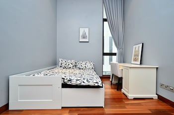 Super Star Icon Mont Kiara Kuala Lumpur (no Front Desk Please Contact The Property 5 Days Before Your Arrival)