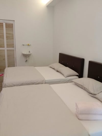 Oyo 90046 Bangi Guest House (no Front Desk Need To Contact Property 5 Days In Advance)