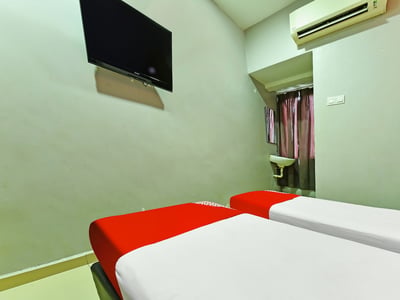 Oyo 90138 Hotel Elwarda Klcity (also Known As: Elwarda Kl City Hotel)