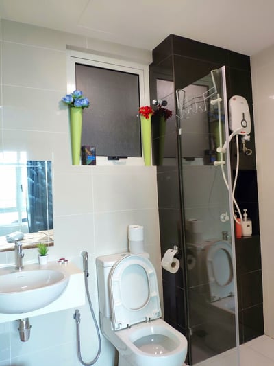 La Thea Residences Spacious Balcony (no Front Desk Need To Contact Property 5 Days In Advance)